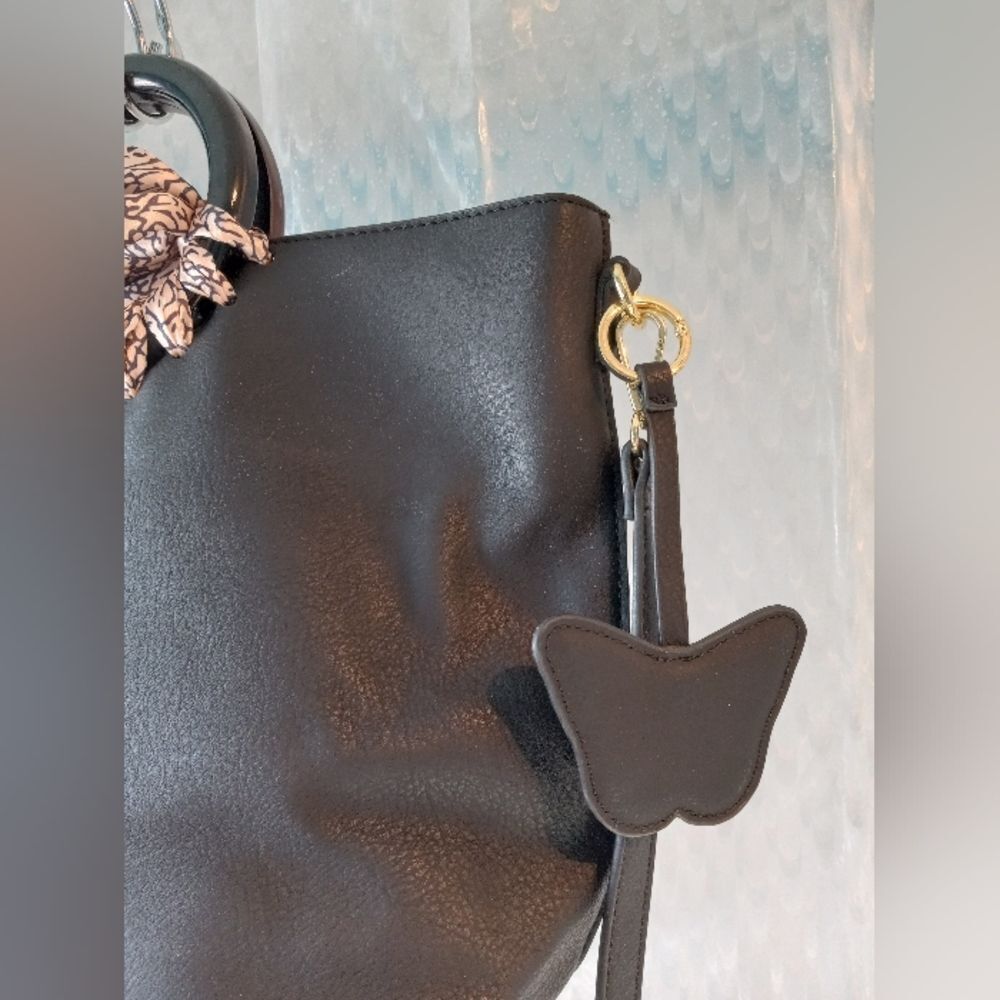 Max Studio Satchel - Picture 2 of 10